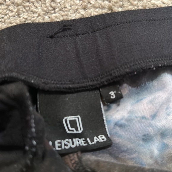 Leisure Lab Shorts - Picture 4 of 4